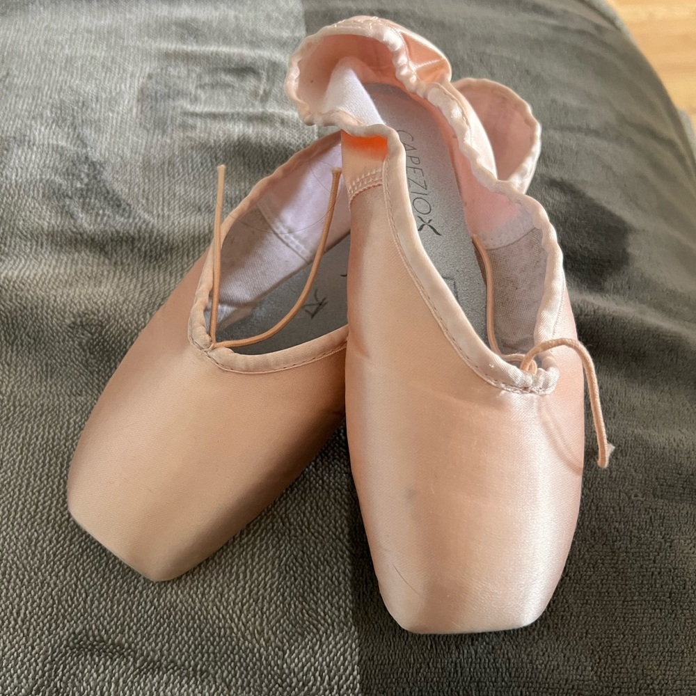 COPY - Pointe shoes